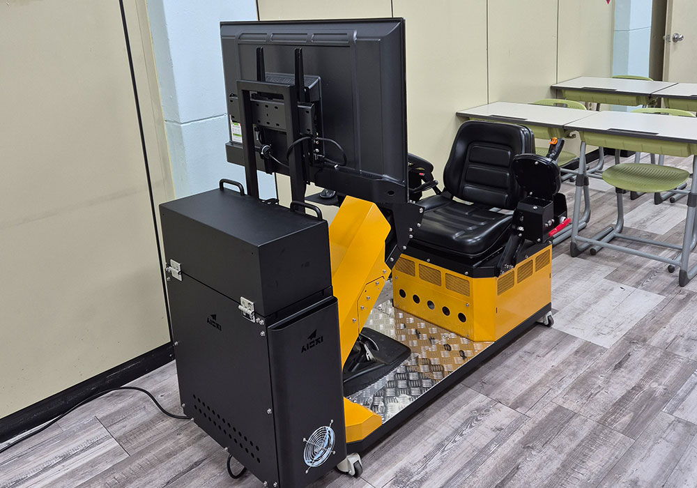 2025-08-19_excavator-simulator-delivery-complete-Incheon-highschool.jpg