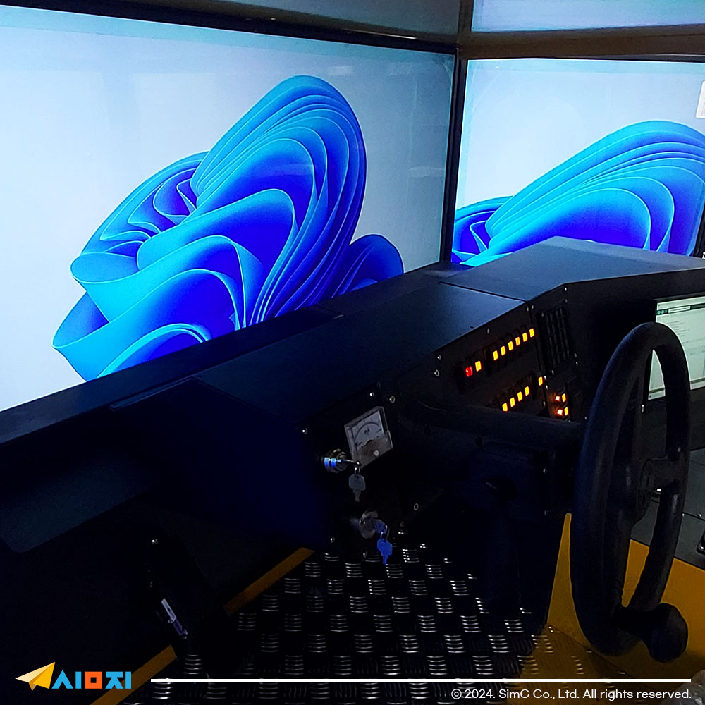 VR-based transporter simulator hardware photo – virtual reality industrial training equipment, detailed simulator components and system structure